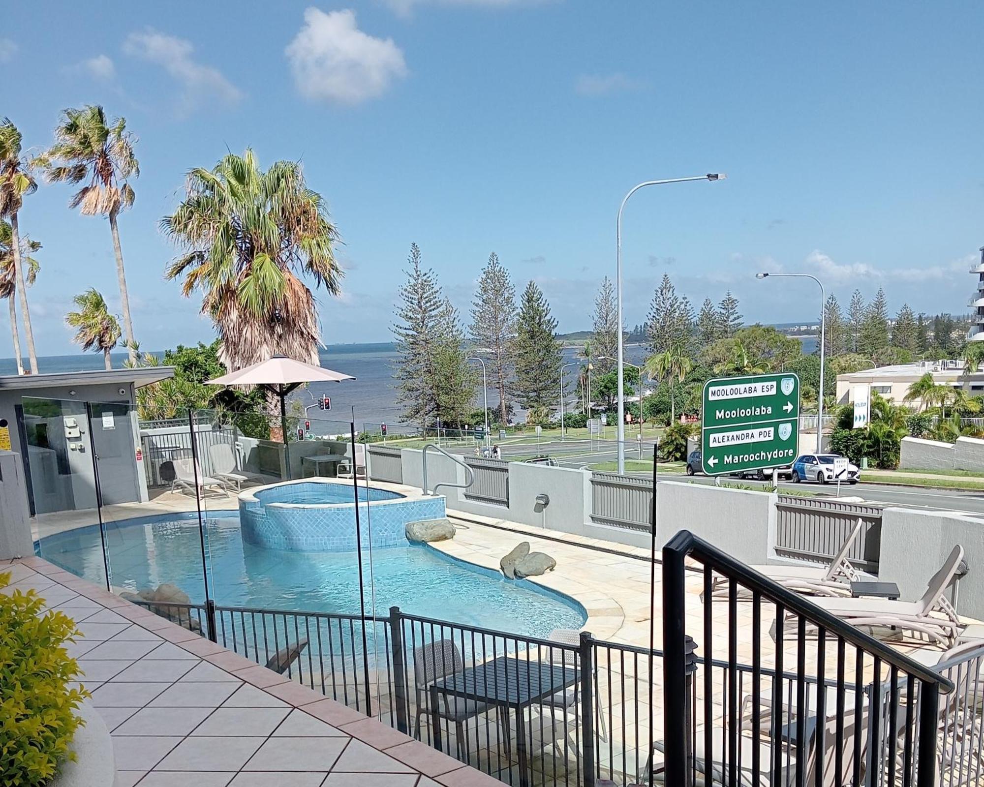 Alexandra On The Pacific Aparthotel Мулулаба Екстериор снимка